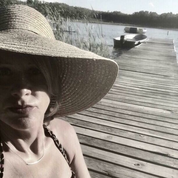 Meet your Posher, Karen - Picture 8 of 14